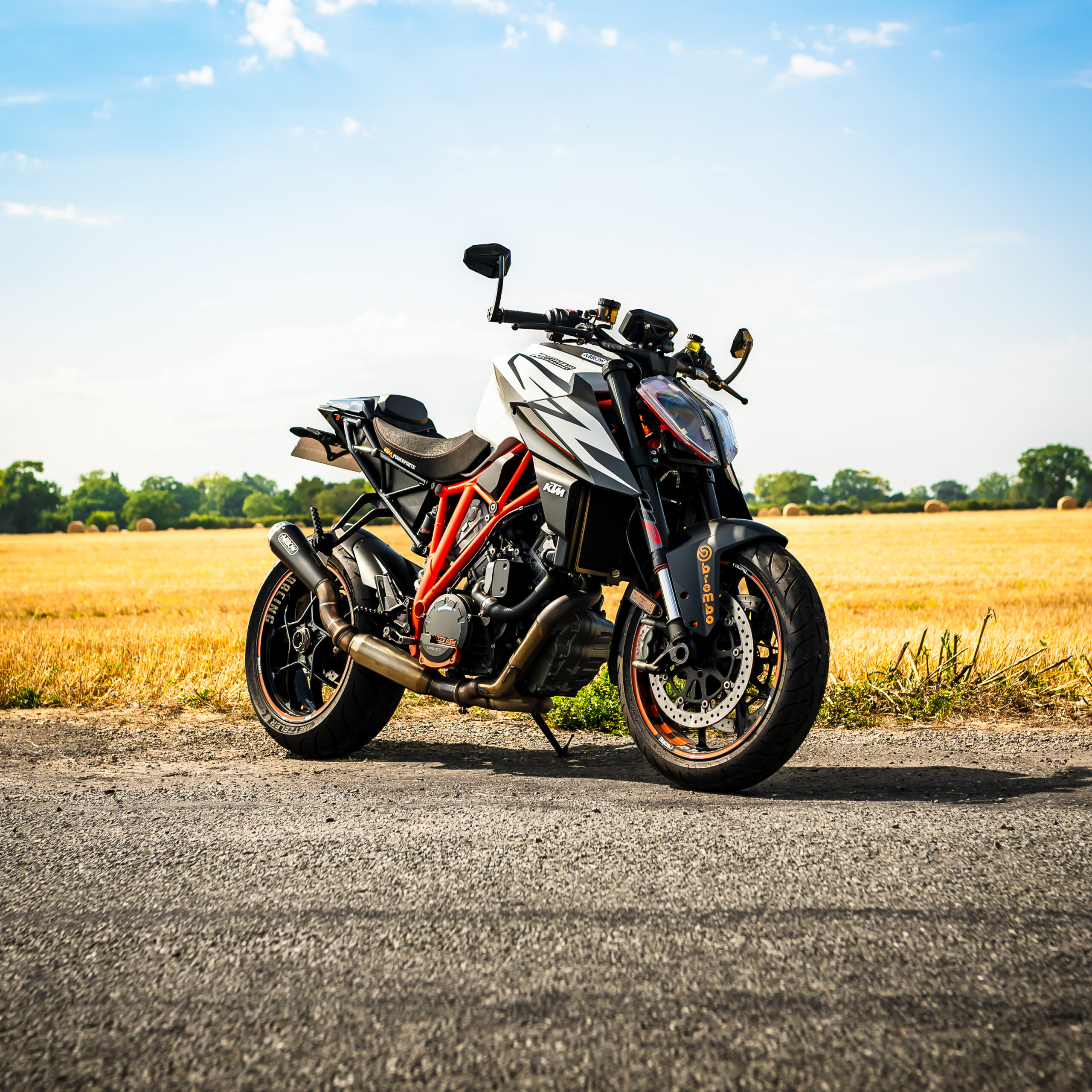 Win This 2020 KTM Superduke 1290R & £500 Cash *FREE UK WIDE DELIVERY*